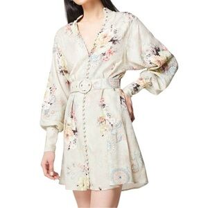 elliatt octavia puff-sleeve v-neck a-line mini dress Green Floral Applique Sleeveless A Line Gown main image 1